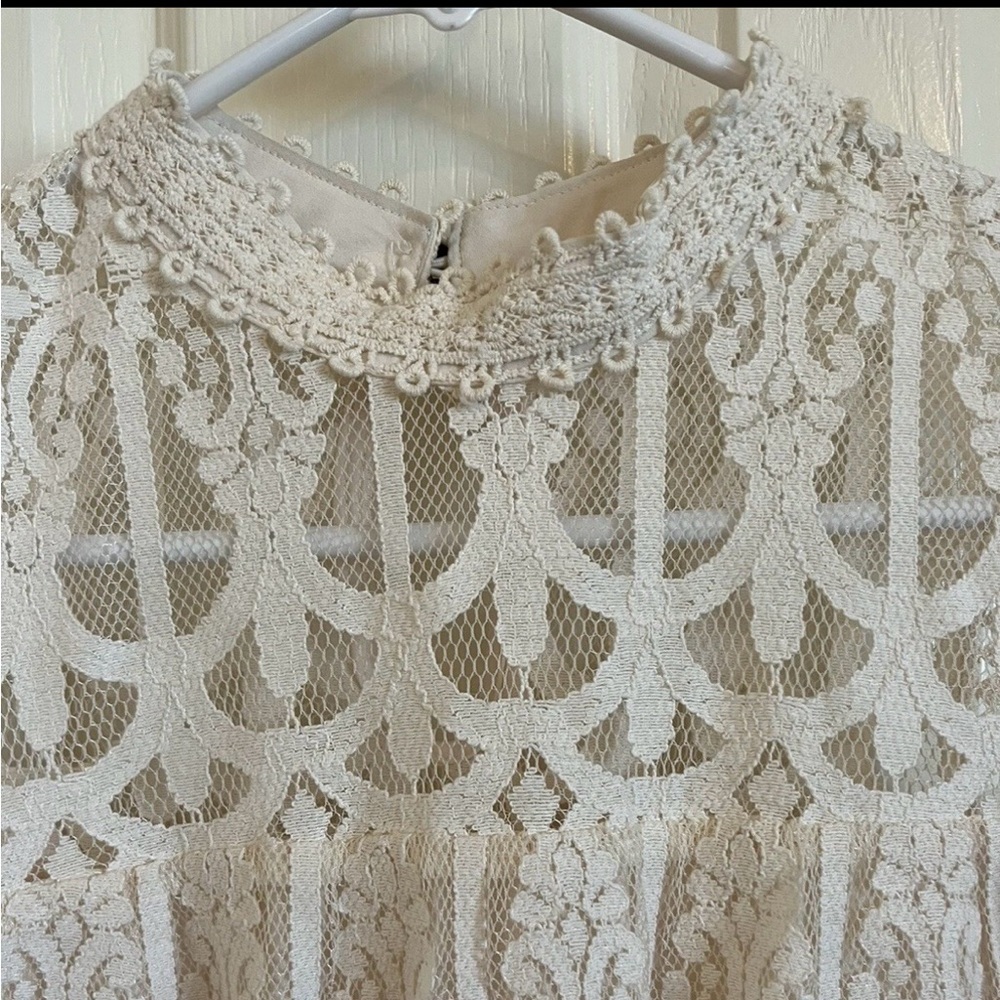 Lace Sleeveless Top Womens Small Off White Cream Lined Button Back  Xhilharation - Picture 3 of 5